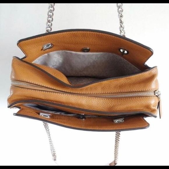 Michael Kors Astor Satchel - Picture 5 of 8